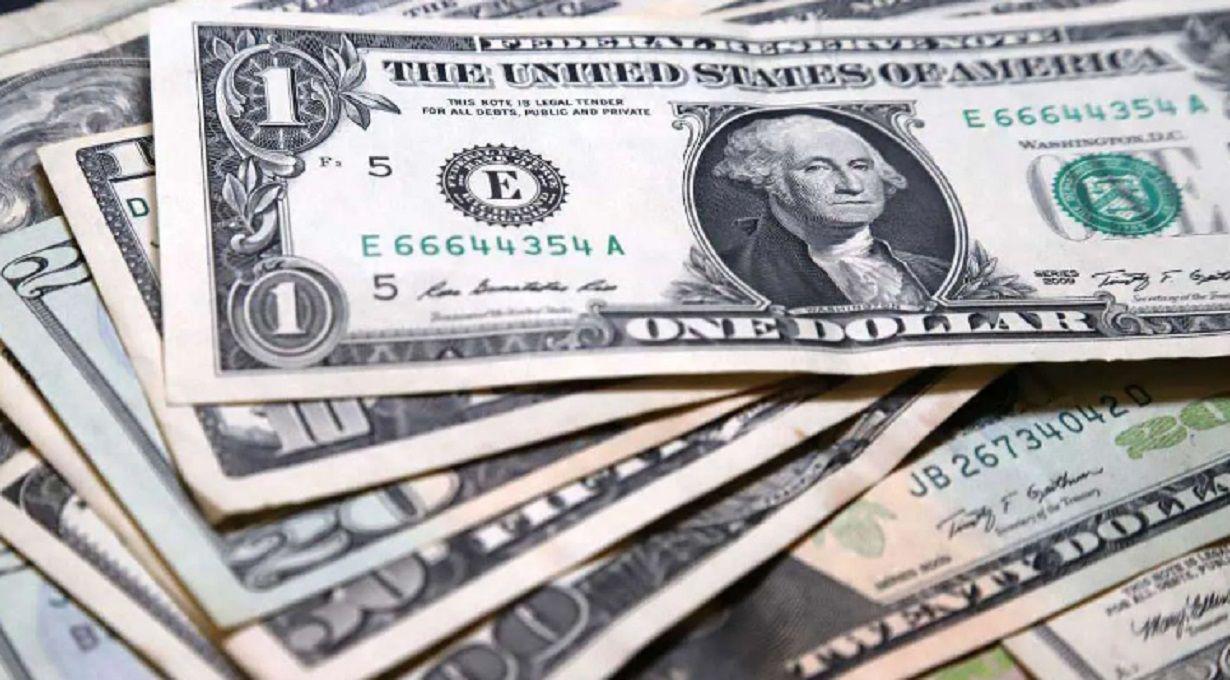 El doacutelar blue marcoacute un nuevo reacutecord- cerroacute a 362