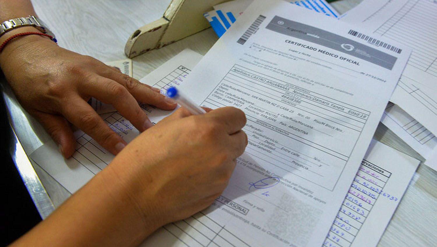 Aprueban formulario de Certificado Meacutedico para personas con discapacidad