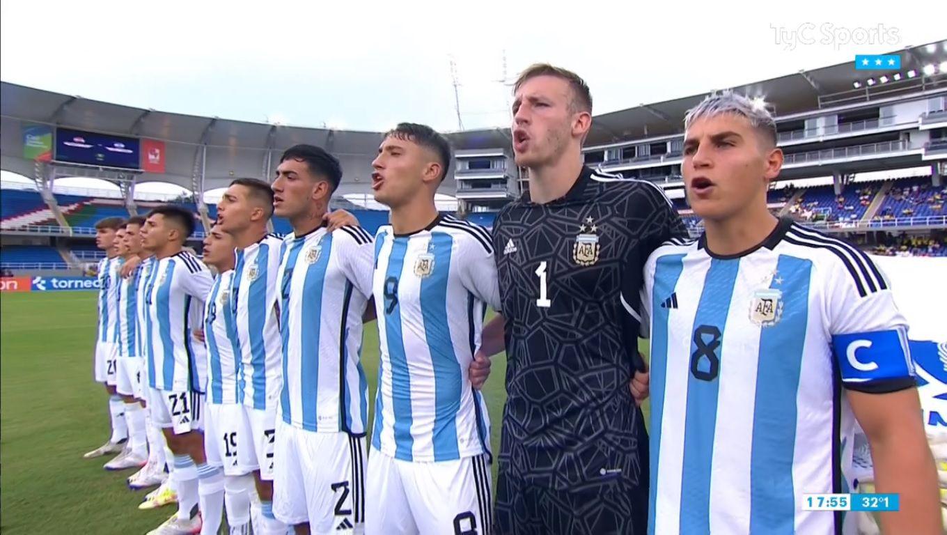 Con blooper incluido Argentina cayoacute ante Paraguay en el debut del Sudamericano Sub-20