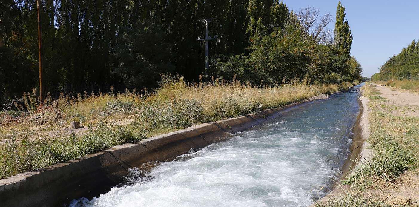 Conmocioacuten- tres joacutevenes murieron ahogados en un canal de riego