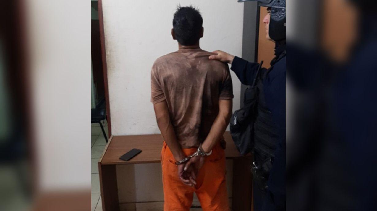 Atrapan a un arrebatador que escapaba con un celular que acababa de robar