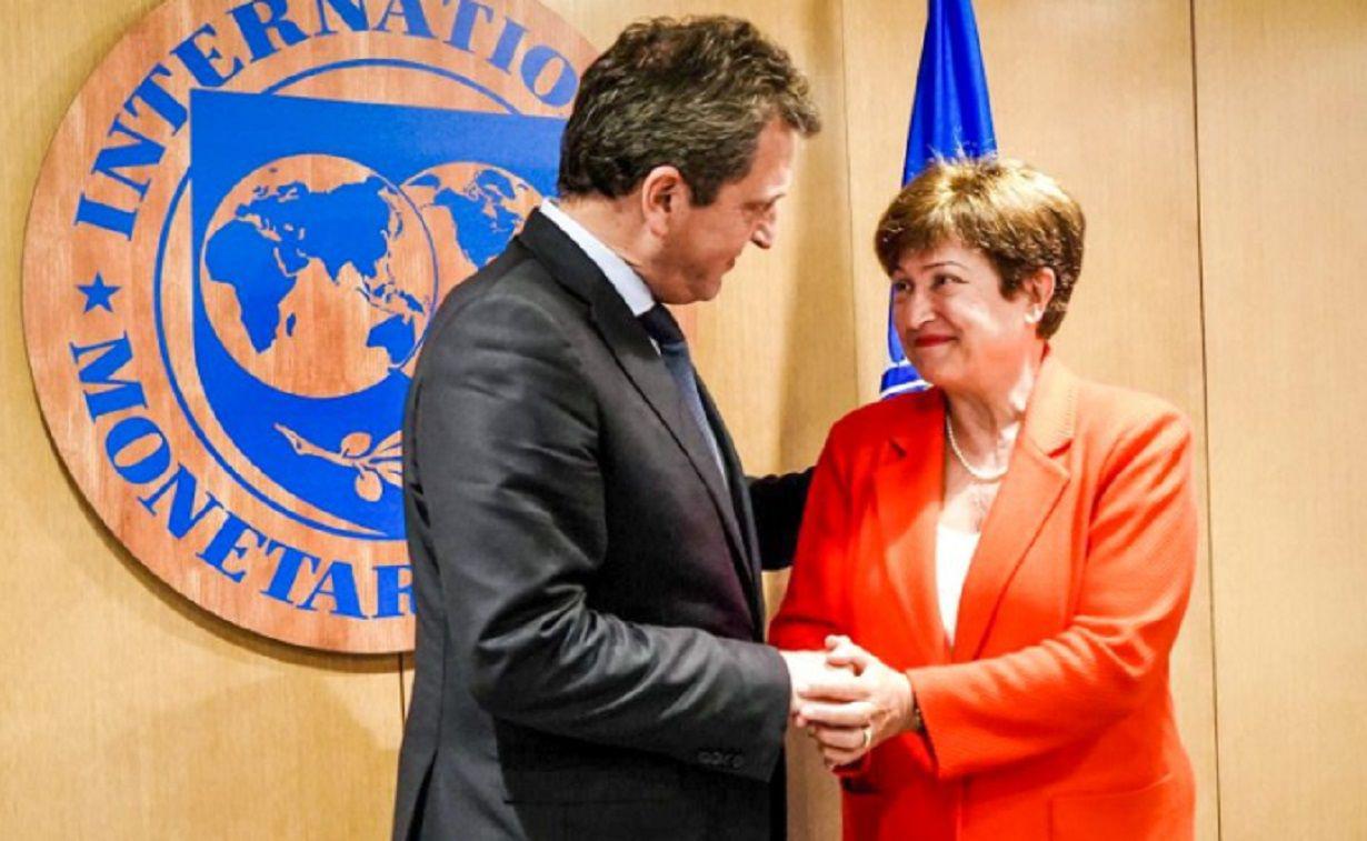 Argentina realiza otro pago al FMI y negocia preacutestamo con bancos