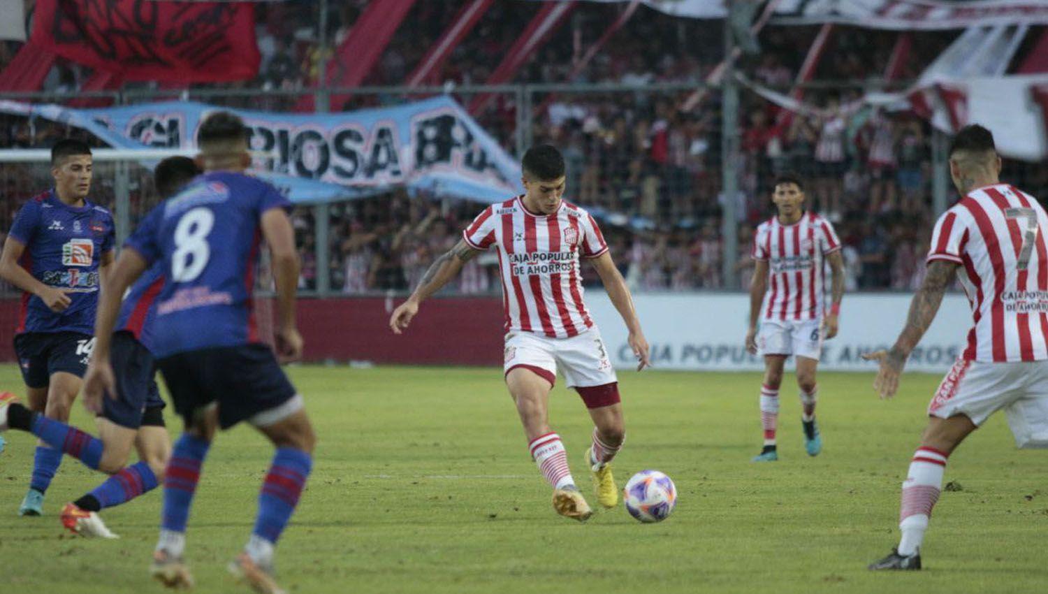 Guumlemes empatoacute sin goles en su tercer amistoso ante San Martiacuten en Tucumaacuten