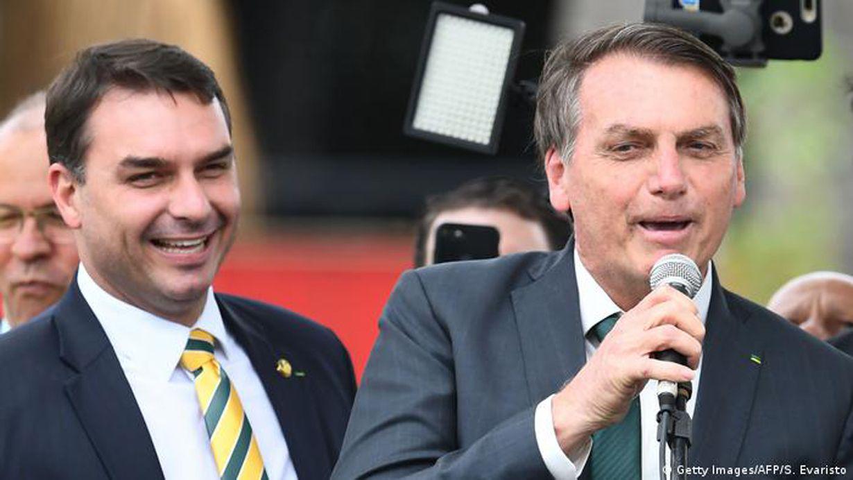 El hijo de Jair Bolsonaro despejoacute dudas sobre el retorno de su padre a Brasil