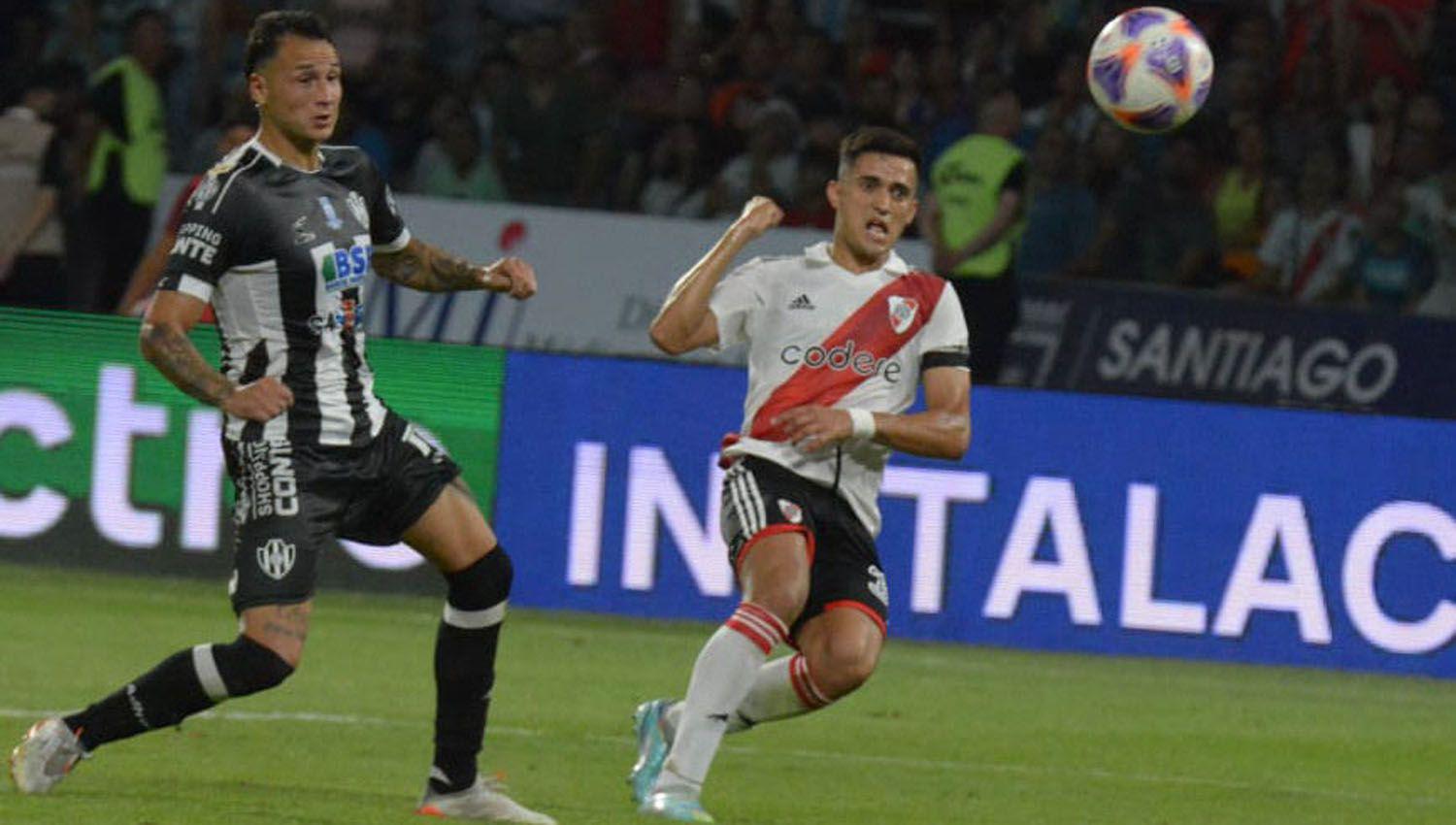 River impuso su jerarquiacutea individual y amargoacute el debut de Central Coacuterdoba