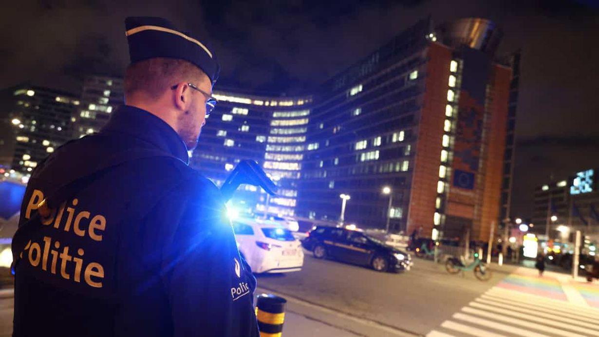 Al menos tres heridos uno de gravedad en un ataque con cuchillos en Bruselas