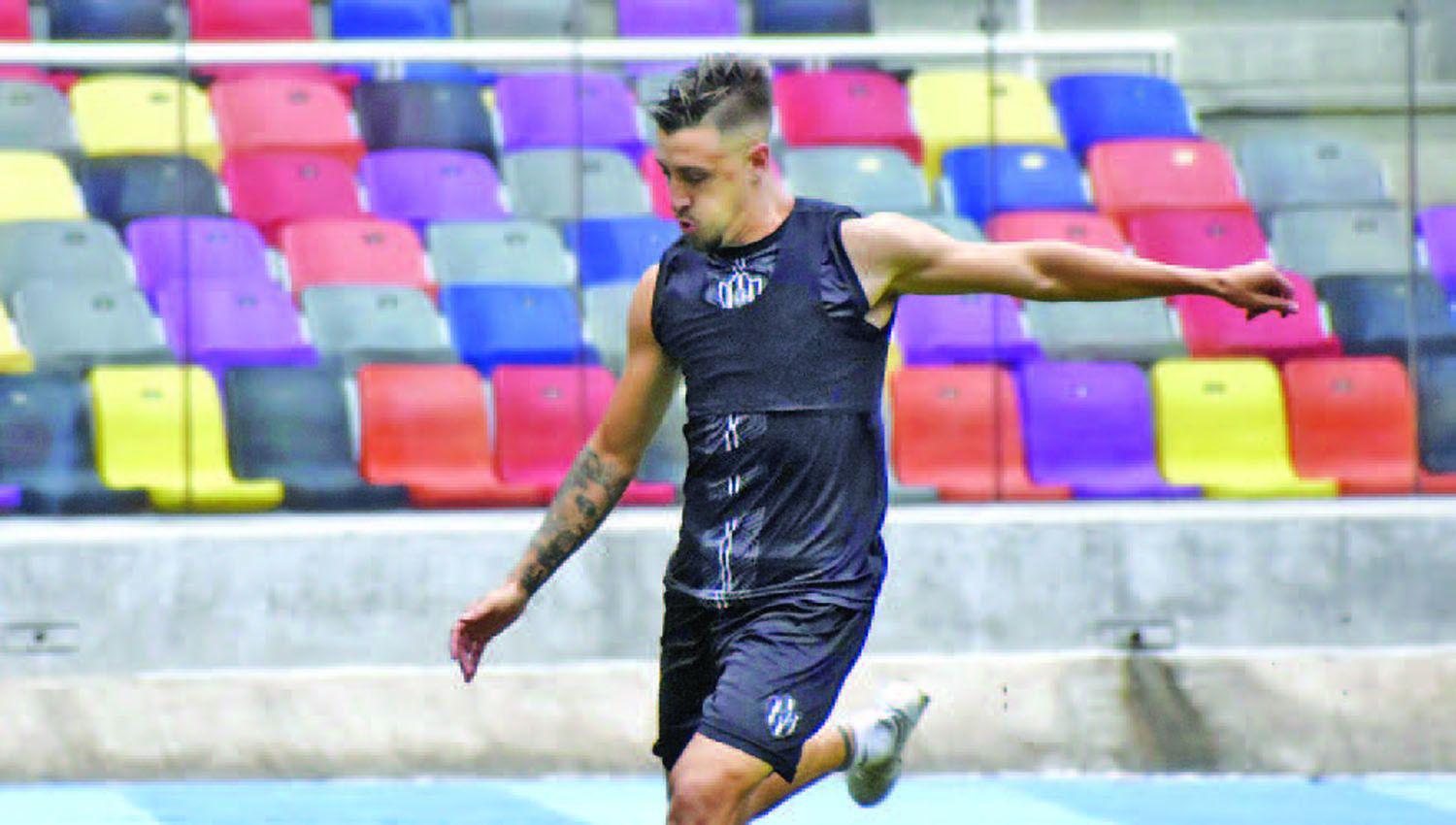 Juliaacuten Navas sufrioacute una distensioacuten y estaacute en duda para el domingo