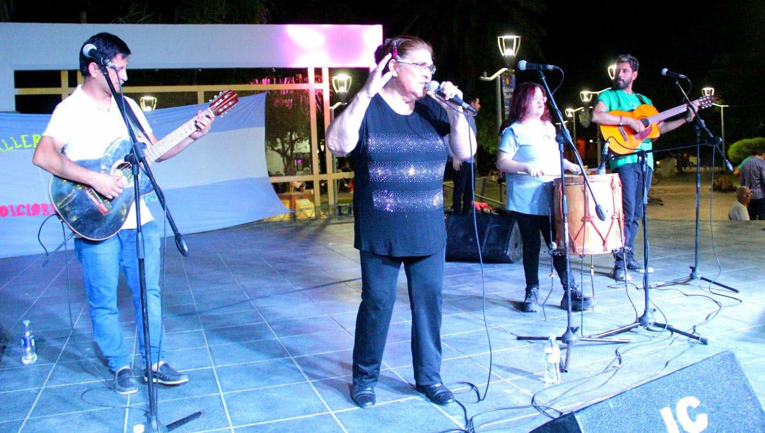 Jovita Subire celebraraacute hoy sus 50 antildeos en la muacutesica en La Salamanca