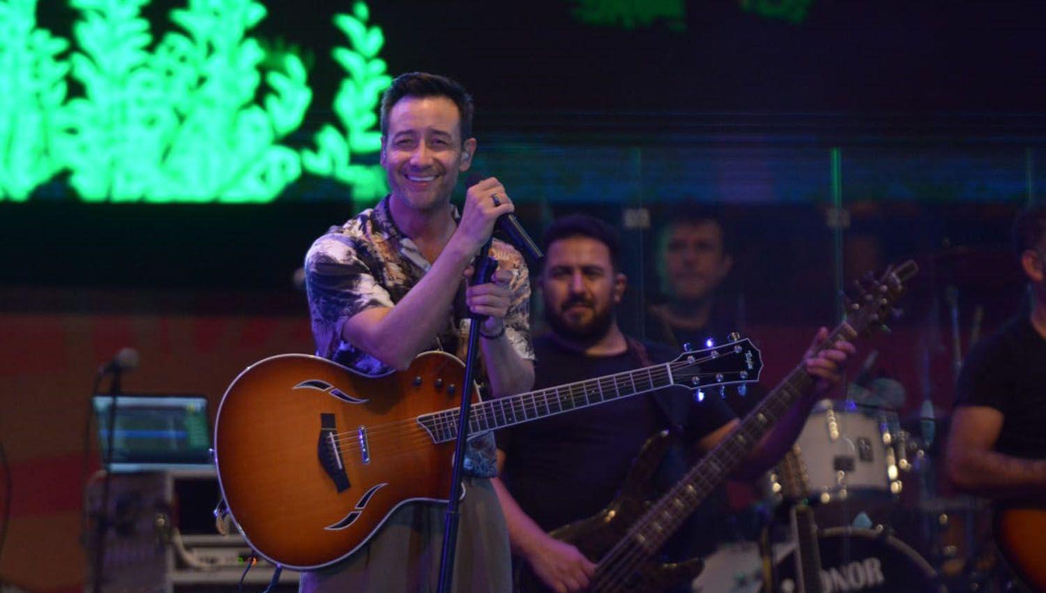 EN VIVO- La Salamanca brilla en la primera noche donde actuoacute Luciano Pereyra