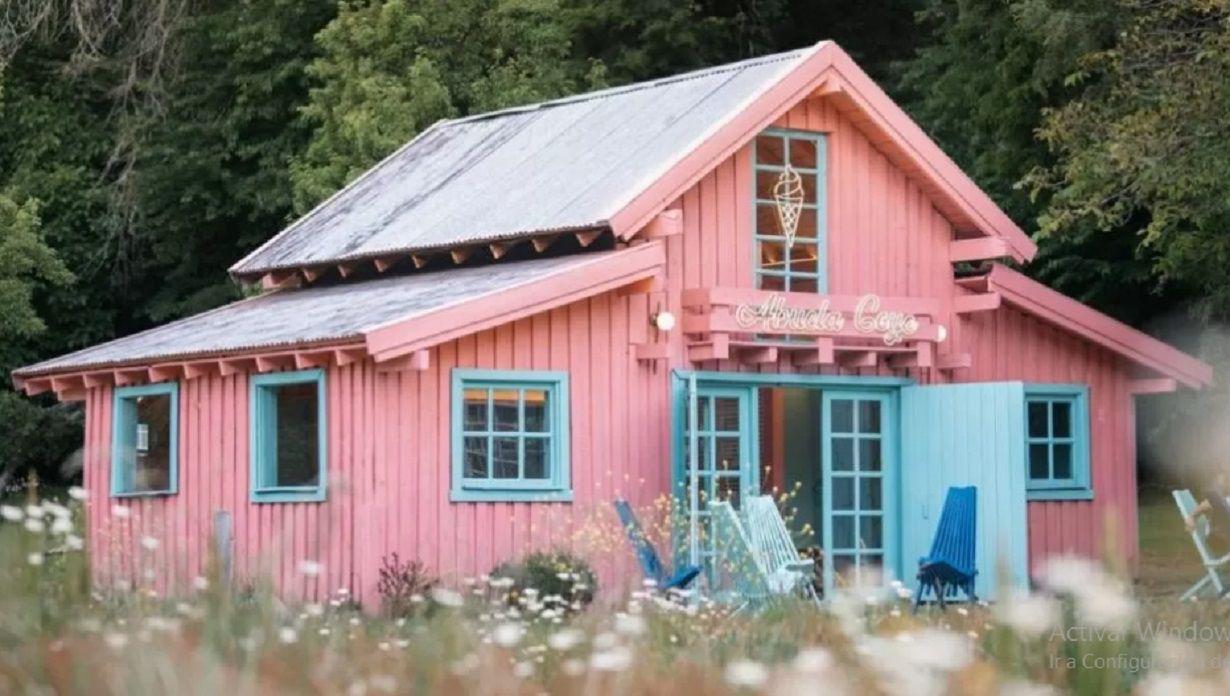 La casa de teacute escondida en un bosque de la Patagonia- parece salida de un cuento de hadas y tienen los mejores helados