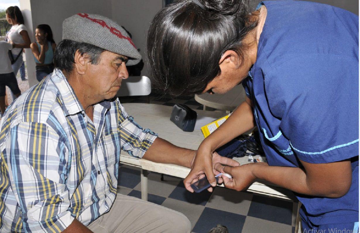 Dieron inicio los operativos de salud y el cine moacutevil en la zona rural