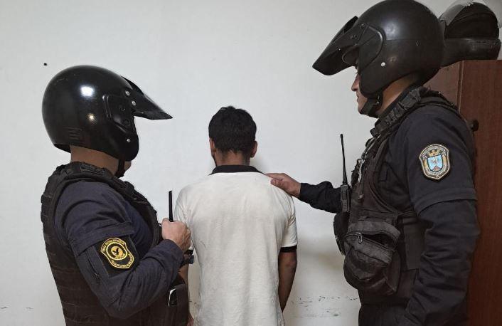 Atrapan in fraganti a un ladroacuten cuando intentaba robar una motocicleta