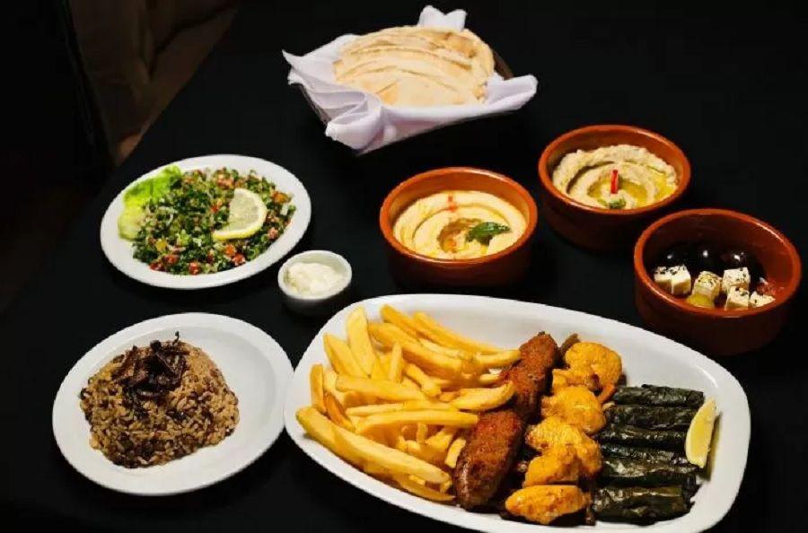 El restaurante aacuterabe maacutes sorprendente de Buenos Aires- tiene muacutesica y danza en vivo y la carta es bien variada