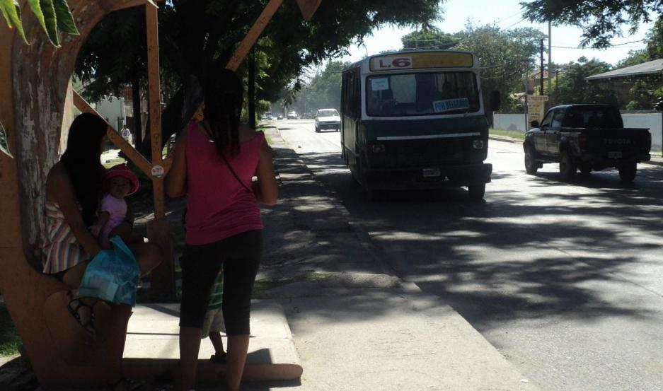 Levantaron el paro de colectivos en La Banda y todas las liacuteneas comenzaron a circular