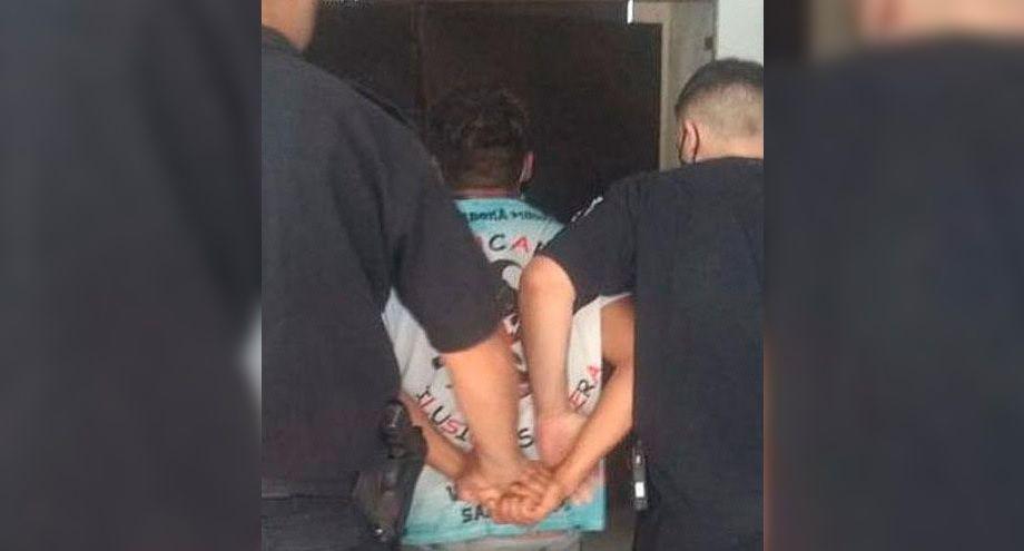 Ahorcoacute con un cinto a empleada de verduleriacutea porque su jefe no estaba