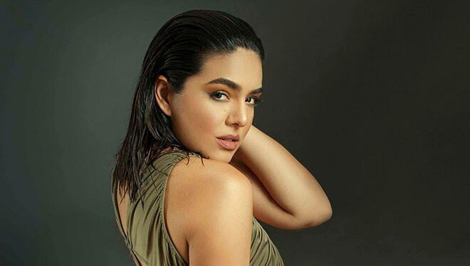 AacuteNGELA LEIVA ldquoabanderadardquo de la cumbia