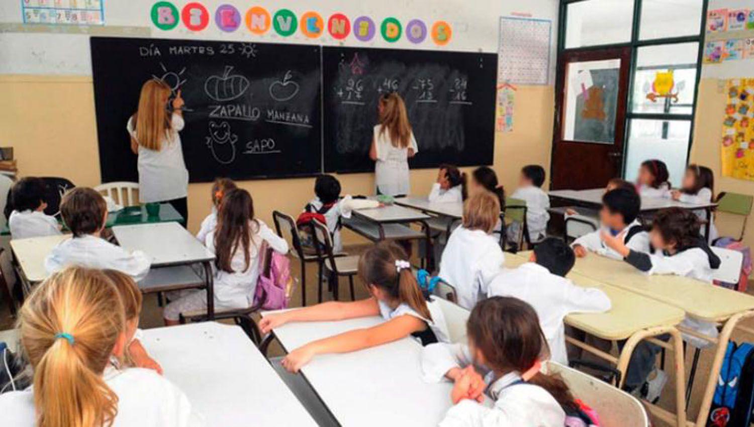 El Gobierno Nacional anuncioacute un acuerdo paritario del 335-en-porciento- con los gremios docentes de todo el paiacutes