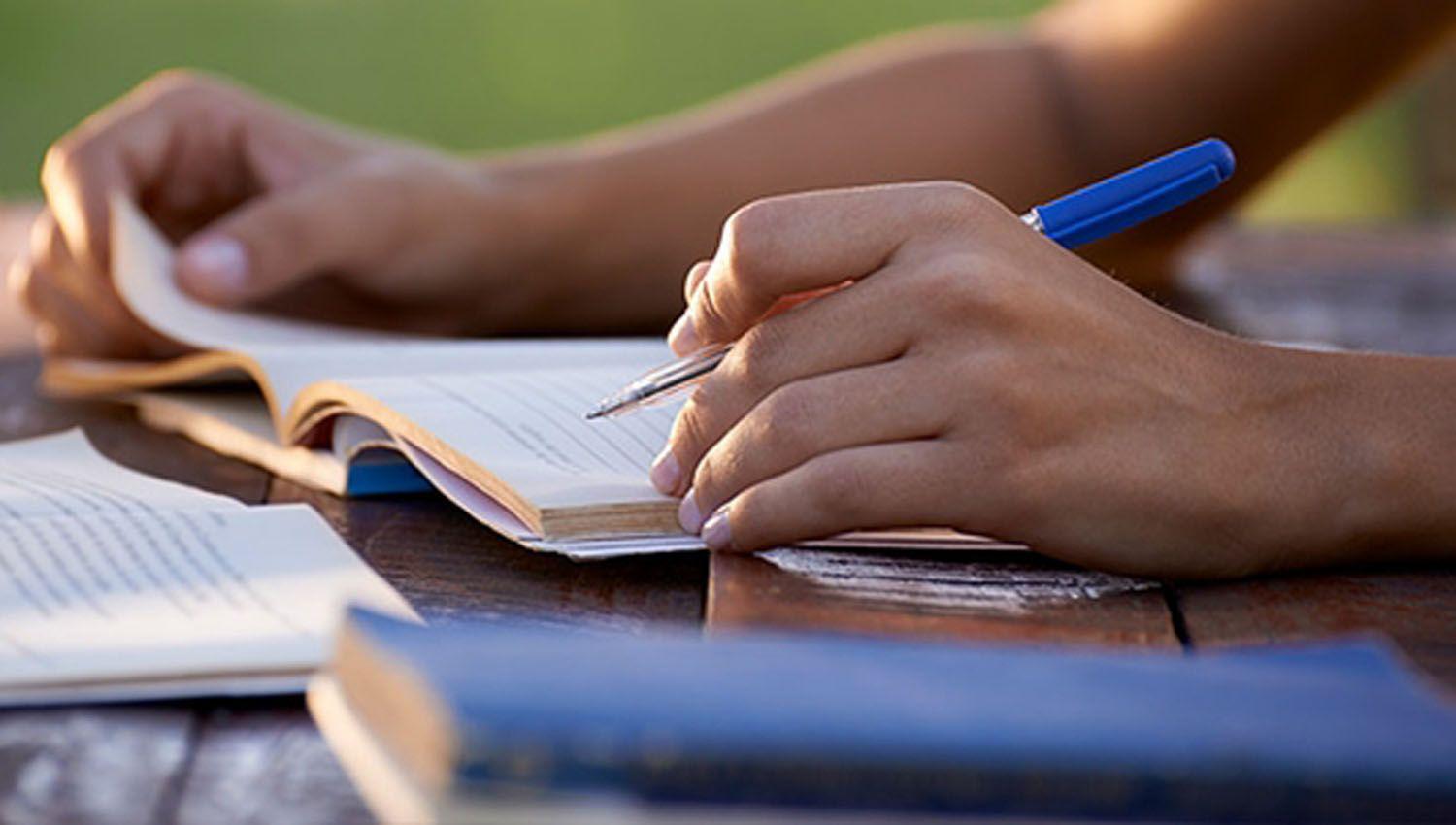 El Rotary Club Huarmi ofrece numerosas becas para los profesionales