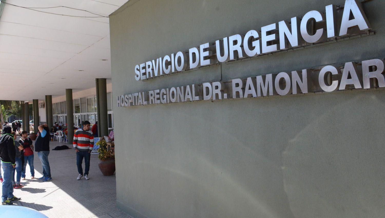 Dos mujeres en moto chocaron contra una camioneta y tuvieron que ser hospitalizadas