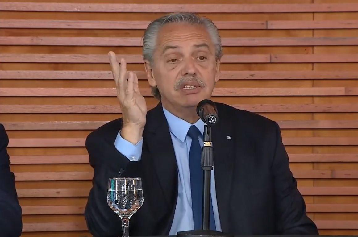 El Presidente inaugura la Universidad de Tierra del Fuego y visita la Base Marambio en Antaacutertida