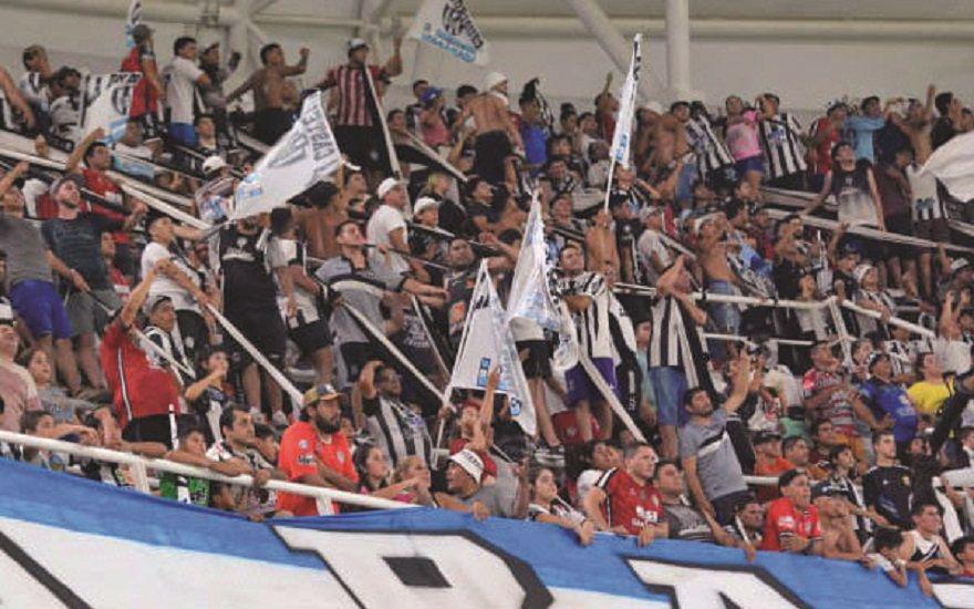 PASIÓN El hincha de Central espera que llegue el lunes para ver a su equipo