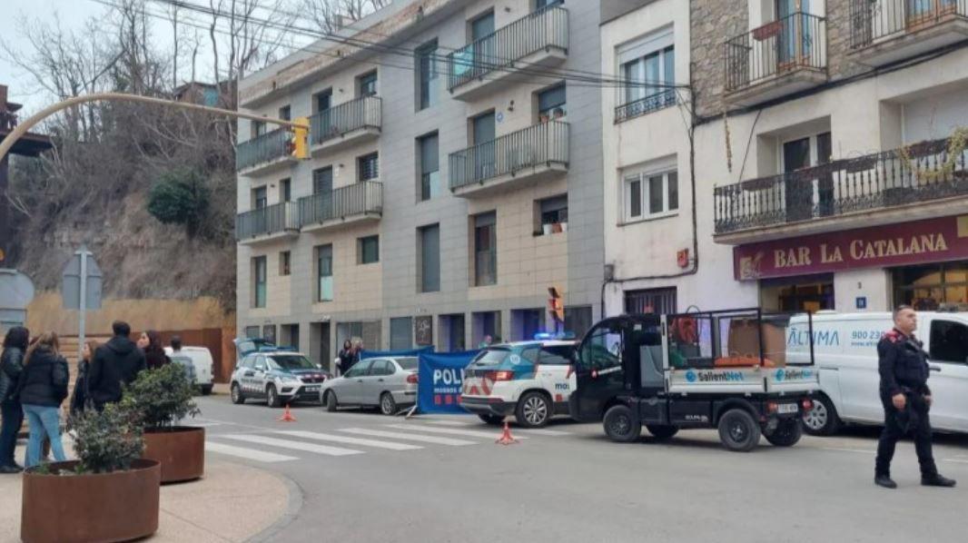 Consternacioacuten- gemelas argentinas se arrojaron desde un tercer piso agobiadas por el bullying que sufriacutean