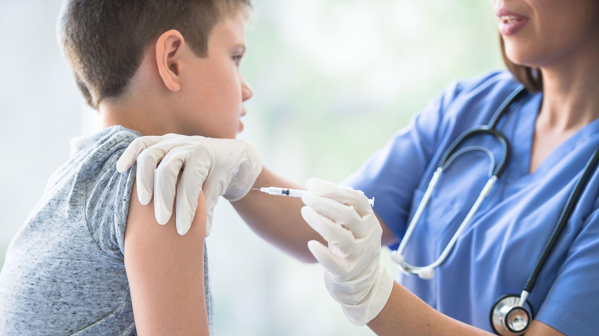 DOSIS Las vacunas del Calendario Nacional y de Covid-19 son gratuitas en centros de salud y vacunatorios de toda la provincia