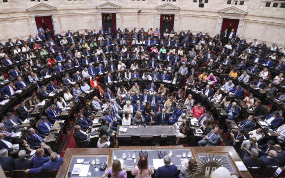Una Asamblea Legislativa en dos tiempos- empezoacute siendo Suiza y terminoacute en alboroto