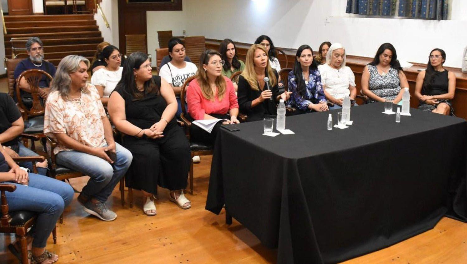 Anunciaron actividades por el Mes de la Mujer en Santiago