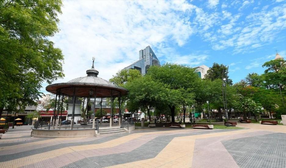 Se espera en Santiago un saacutebado de intenso calor