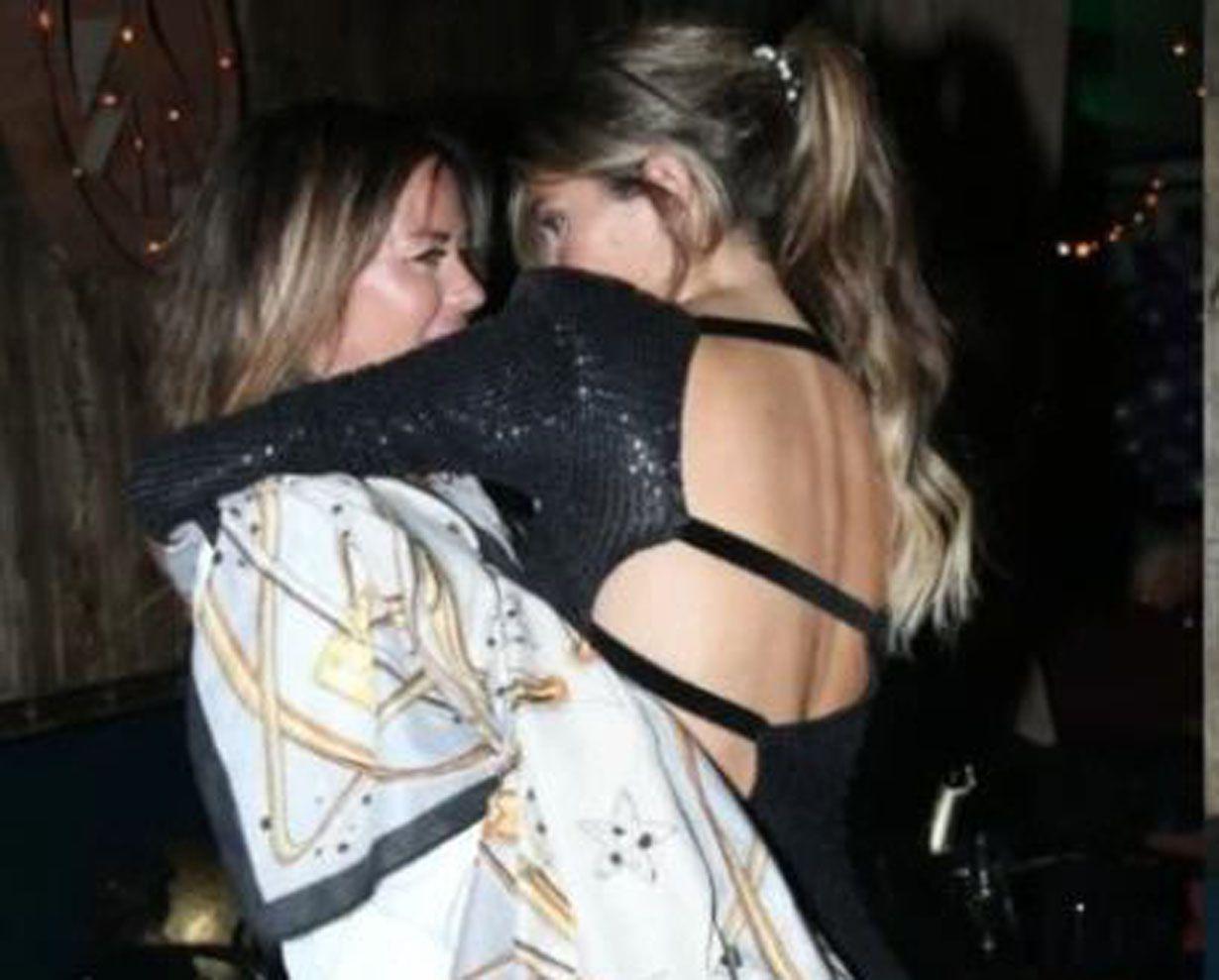 LA MODELO KARINA JELINEK Y FLOR PARISE YA NO OCULTAN SU AMOR