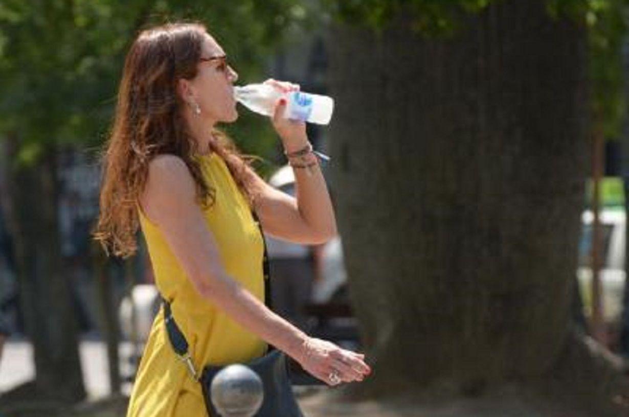 La sensacioacuten teacutermica superoacute los 41deg en plena siesta de Santiago