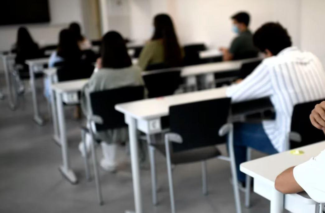 Los chicos cada vez maacutes cambian de carrera antes de recibirse iquestPor queacute se da este fenoacutemeno