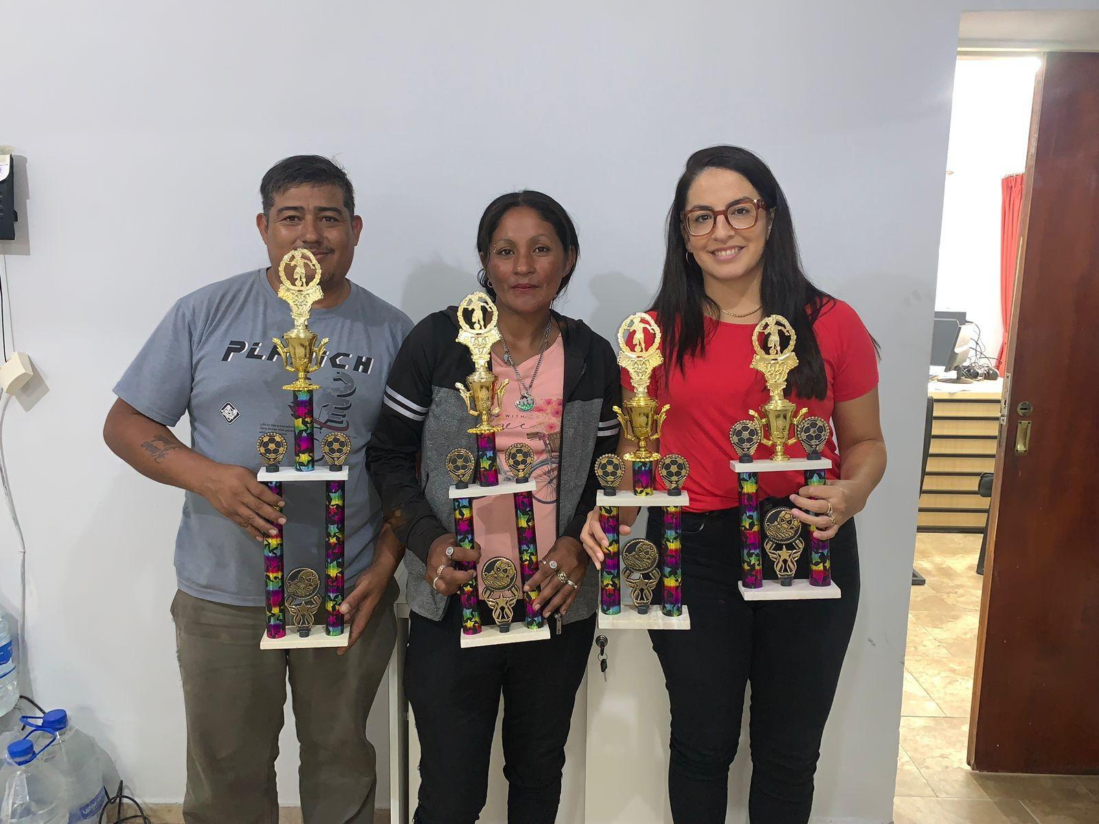 El municipio entregoacute trofeos para un torneo de fuacutetbol femenino