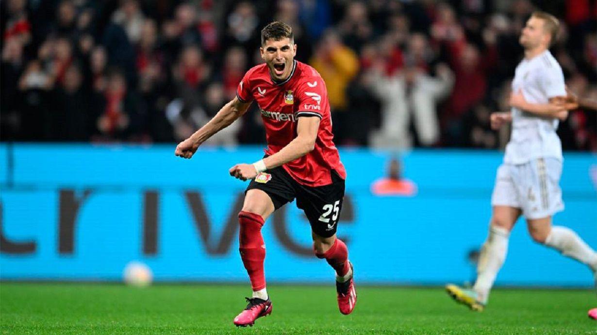 Doblete de Palacios permitioacute a Leverkusen vencer a Bayern Muumlnich y bajarlo de la punta en Alemania