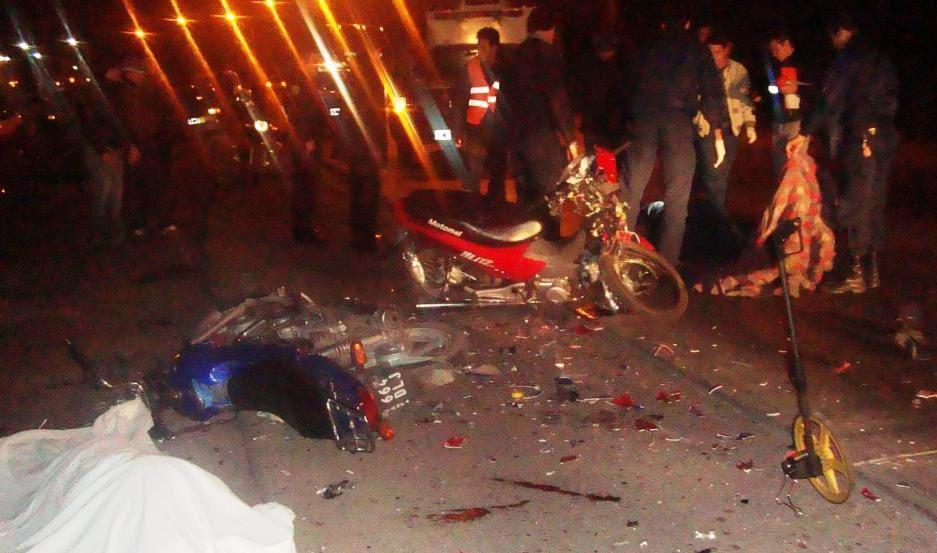 Choque entre dos motociclistas se cobroacute la vida de un hombre