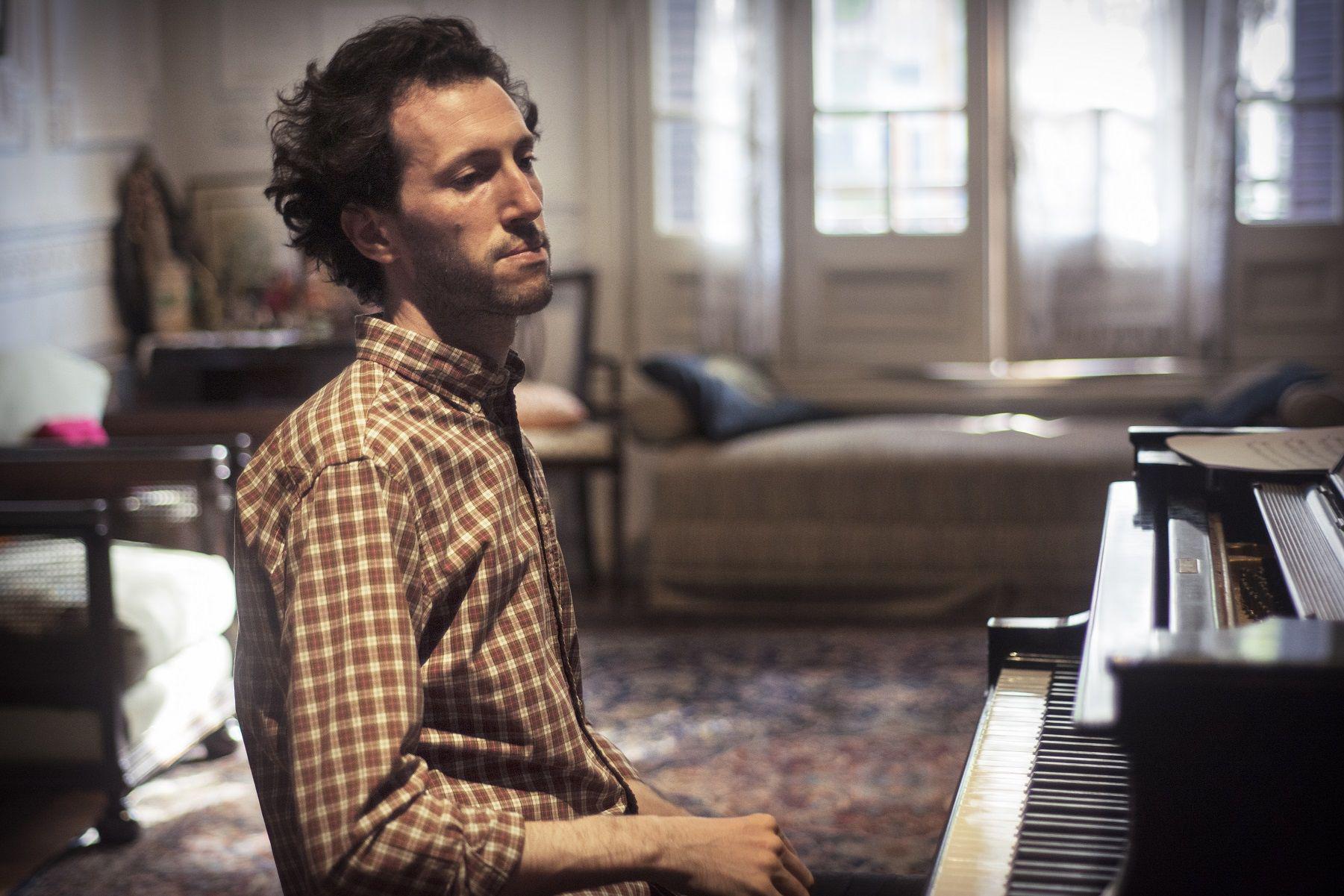 Emilio Teubal contaraacute cantando sobre su ldquoFuturordquo en un concierto en la Ciudad de Buenos Aires