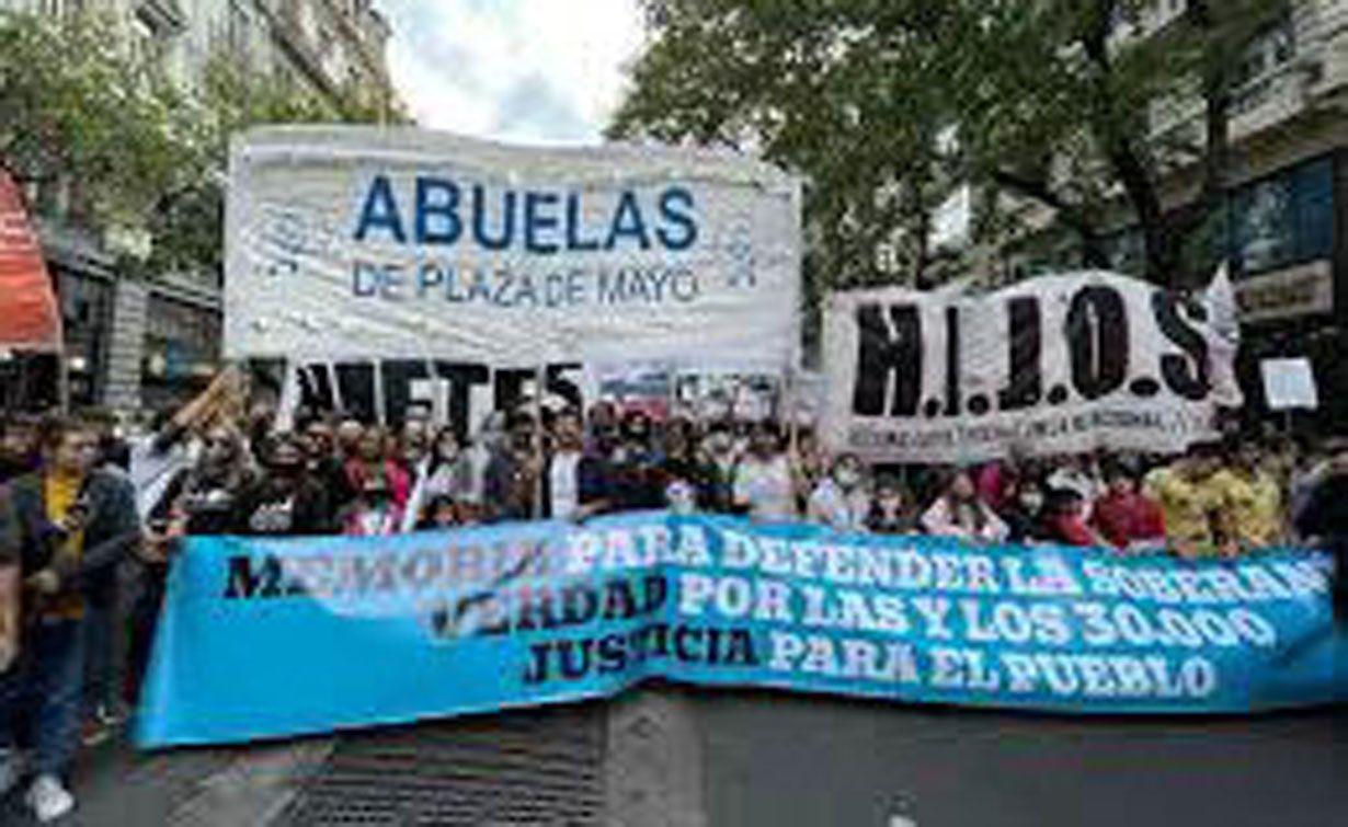 Una multitud conmemoroacute en Plaza de Mayo y con varios actos en todo el paiacutes el Diacutea de la Memoria