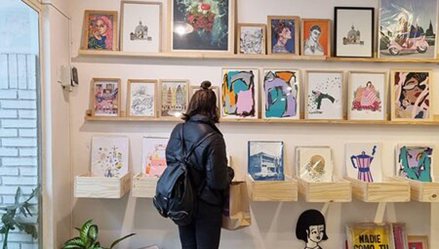 Tienda Morris- un espacio de arte graacutefico (muy hipnoacutetico) construido con el talento y la imaginacioacuten de maacutes de 80 artistas