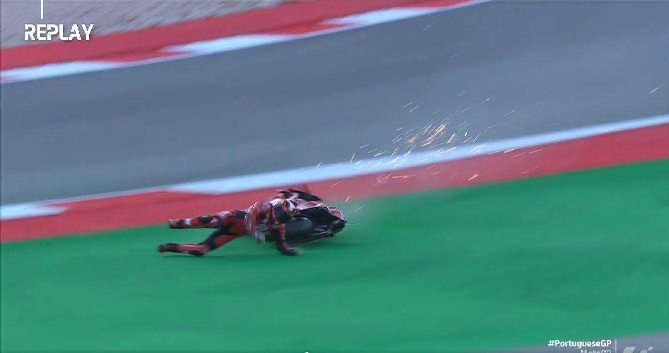 VIDEO  Moto GP- el impactante accidente de Pol Espargaroacute en Portugal
