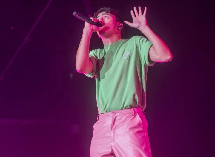 VIDEO  Rusherking y una magniacutefica noche en el Movistar Arena- conmovioacute con su cancioacuten contra el bullying