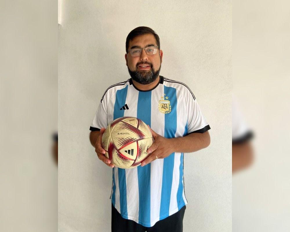 Se trajo la pelota de la final y suentildea con que Messi se la firme
