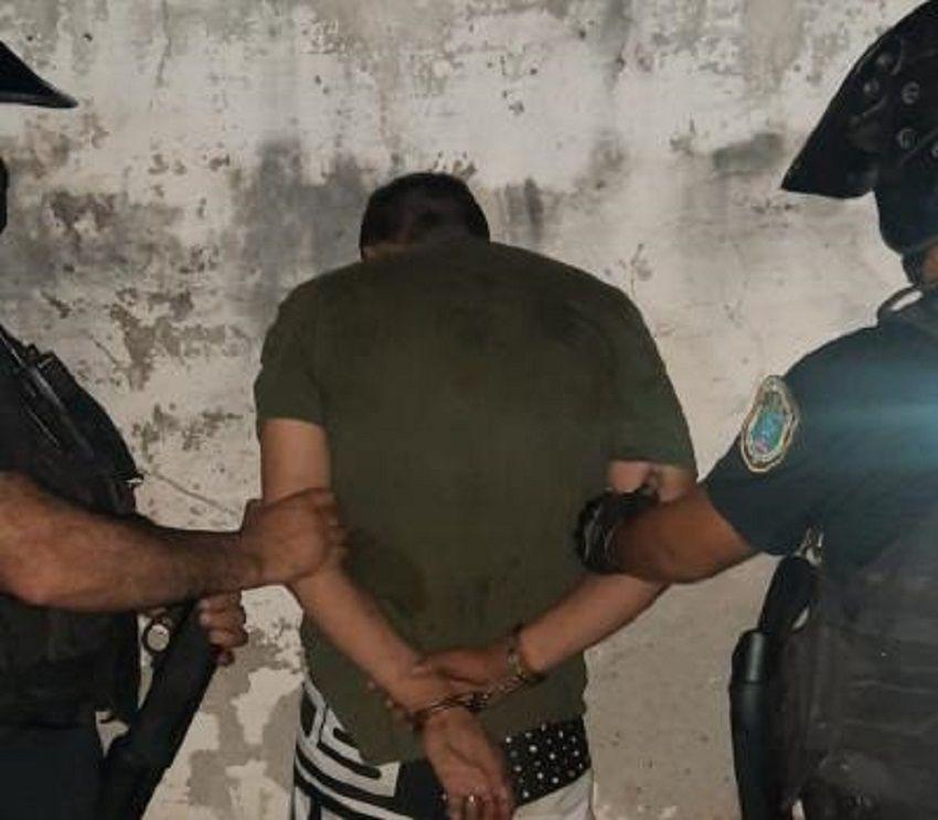 Golpeoacute en el cuello a una nintildea de 11 antildeos la desmayoacute y la abusoacute