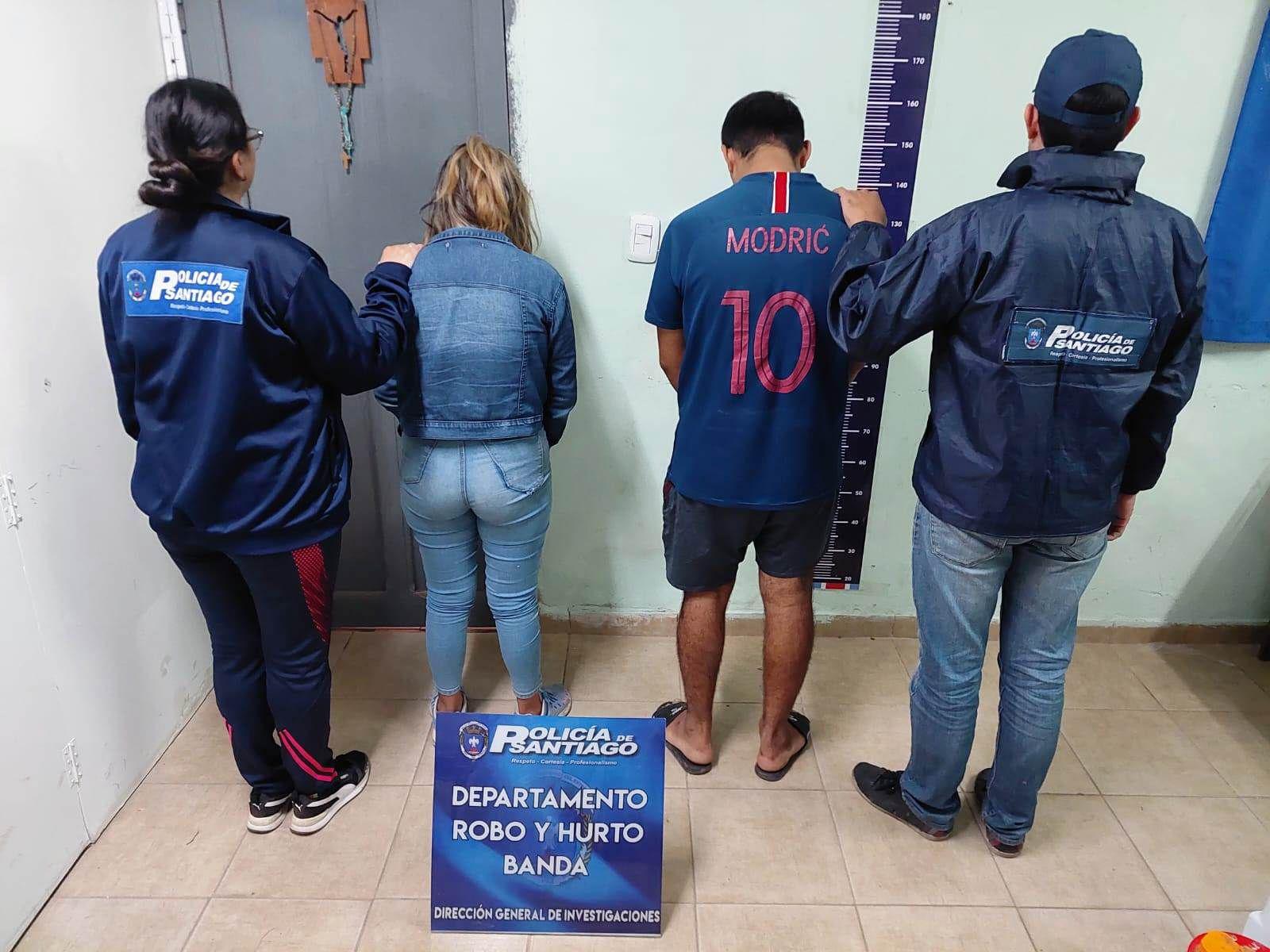 Allanamiento y detencioacuten de una pareja de 18 antildeos por un robo en La Banda
