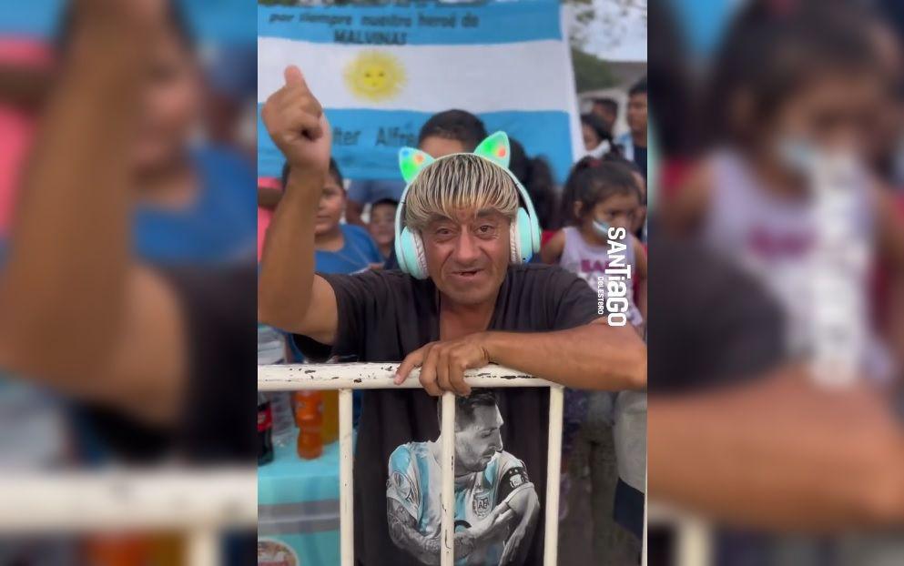 VIDEO  Una multitud de santiaguentildeos espera a los Campeones del Mundo en el Aeropuerto