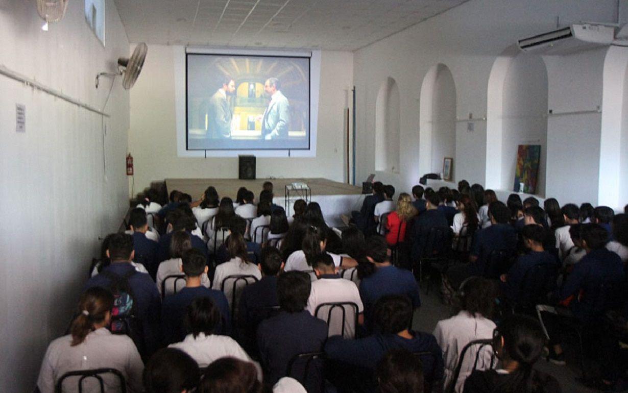 Proyectan la peliacutecula Argentina 1985 para alumnos del Secundario