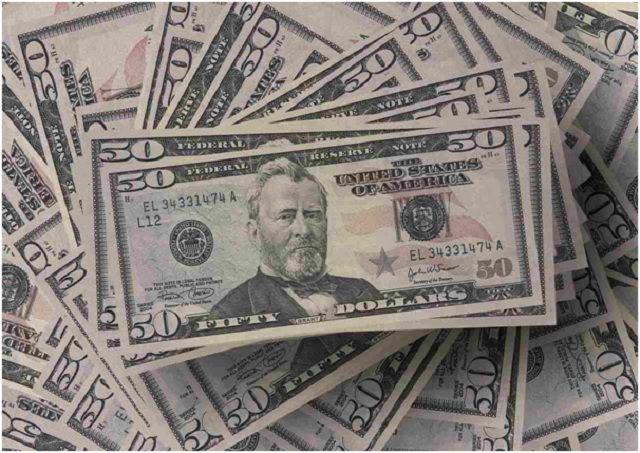 Peso argentino frente al doacutelar estadounidense- Un anaacutelisis comparativo de los tipos de cambio