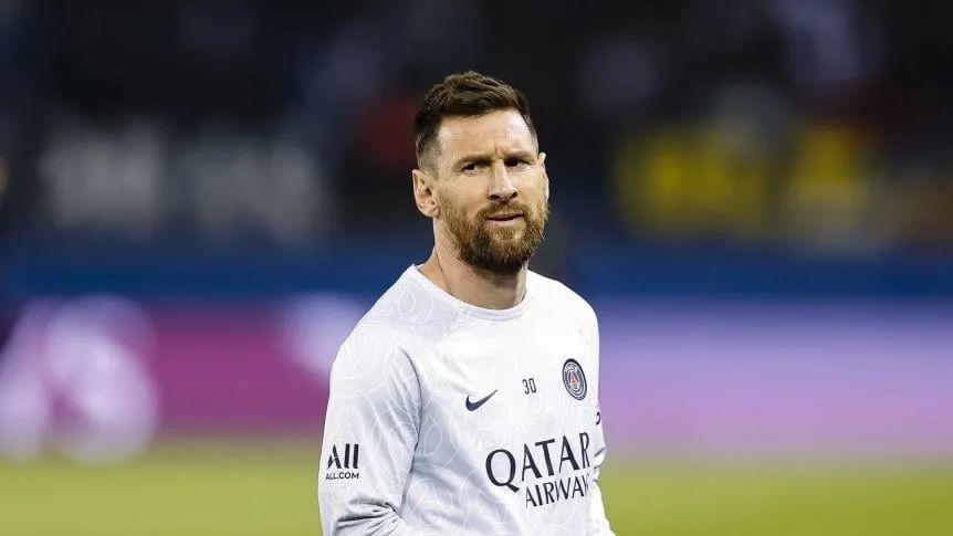 iquestLa bomba del mercado Silbado en Francia Messi recibioacute una oferta formal de un club millonario