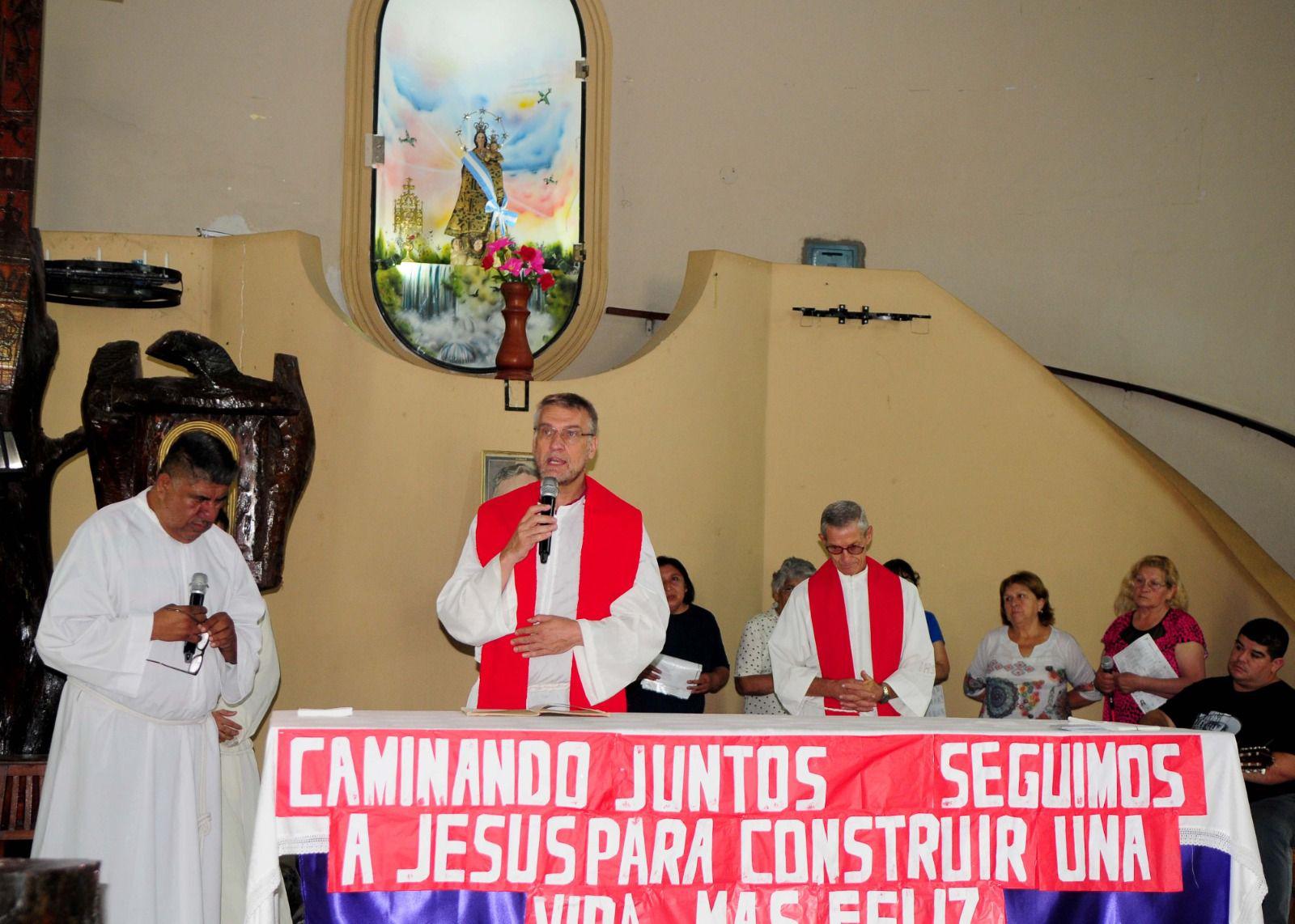 TRADICIÓN La Adoración de la Cruz es una tradición que guardan celosamente los loretanos