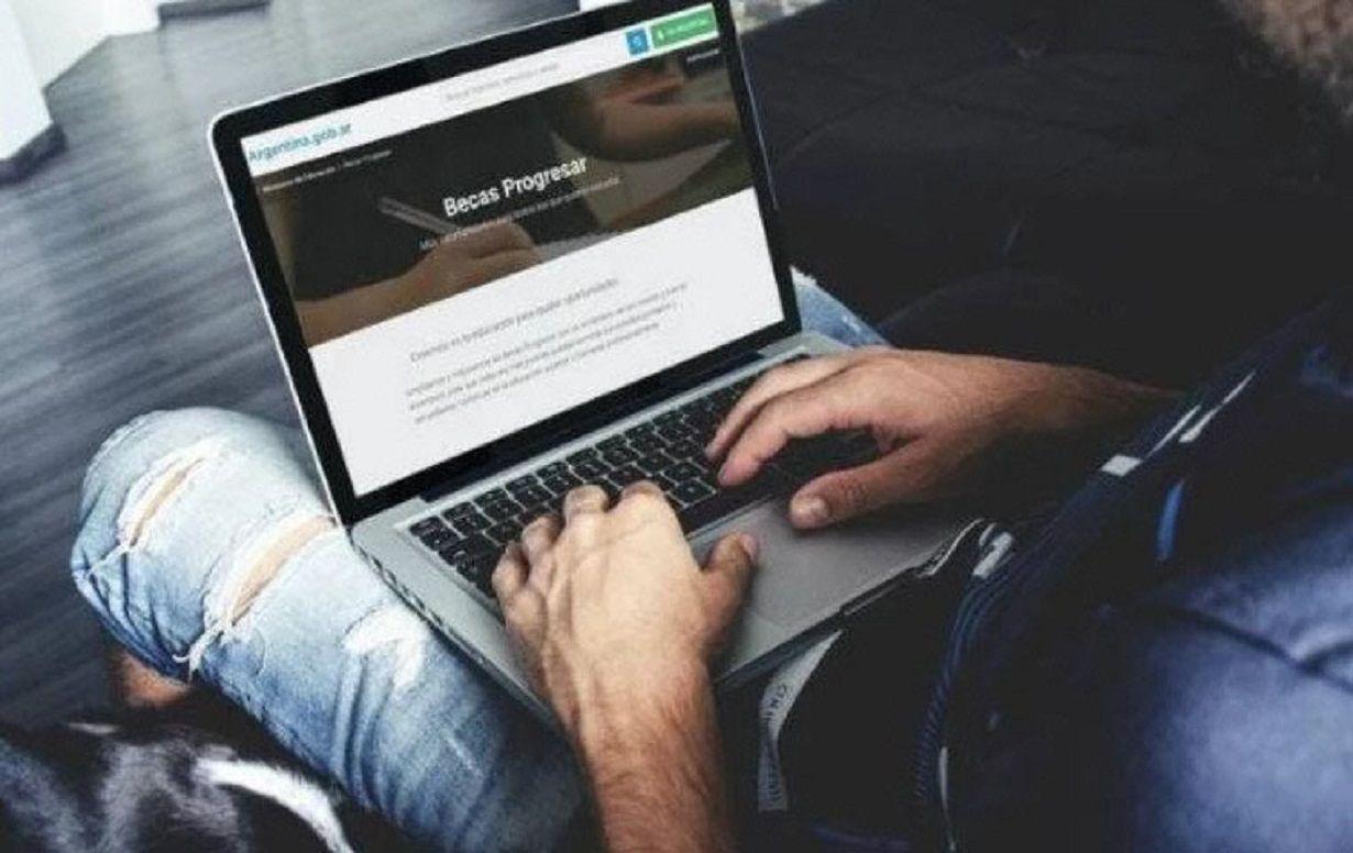 Extienden convocatoria para inscribirse a becas Progresar